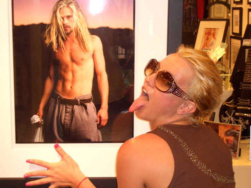 Britney Spears rocks Brad Pitt Britney Spears rocks Brad Pitt