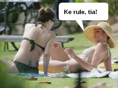cameron-diaz-smoke-joint-bikini-01-thumb.jpg