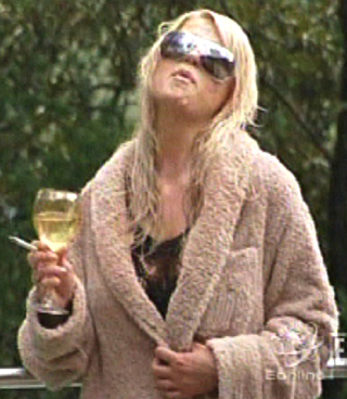 Tara Reid: colapso en Bali y más. » 102005 4 102005_4.jpg