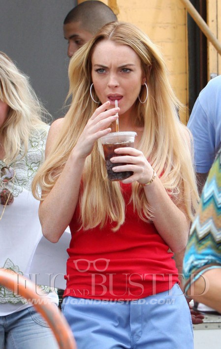 Lindsay piflando