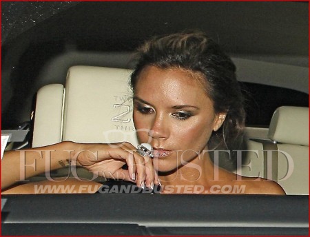 Victoria Beckham va de chunga Mostrar imagen