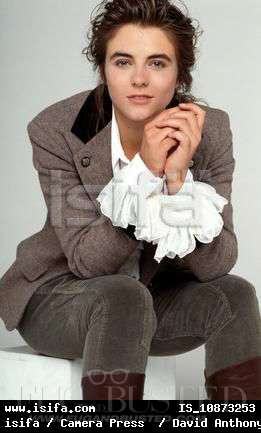 Liz Hurley - Before - Then Mostrar imagen