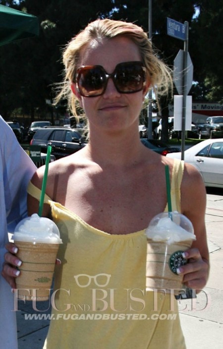 Britney Spears does Starbucks! Mostrar imagen