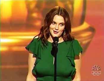 Doce maneras de lucir un escote » drew barrymore 1 drew-barrymore-1